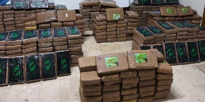 Ticaret Bakanlığı'na bağlı Gümrük Muhafaza ekipleri 463 kilogram kokain yakaladı