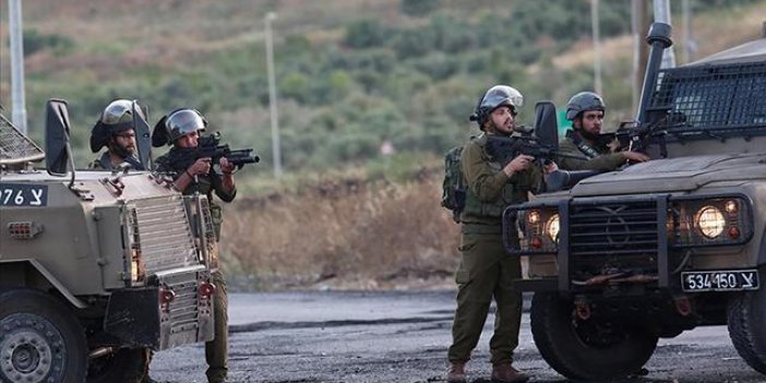 İsrail askerleri Filistinli bir genci yaraladı