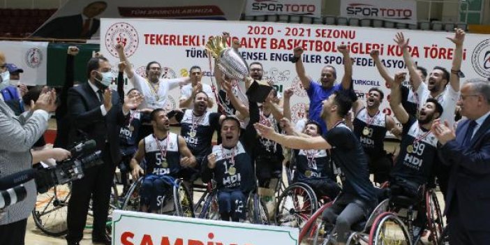 İzmir BŞB tekerlekli sandalye basketbolda 17 yıl sonra şampiyon