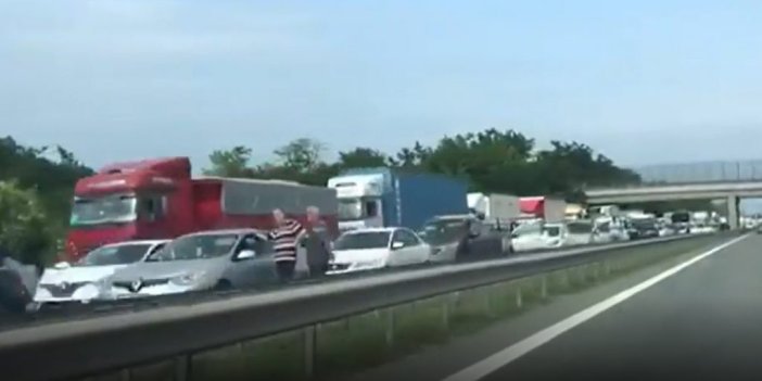 Cumhurbaşkanı Erdoğan'ın ziyareti nedeniyle Sakarya'da kilometrelerce araç kuyruğu oluştu