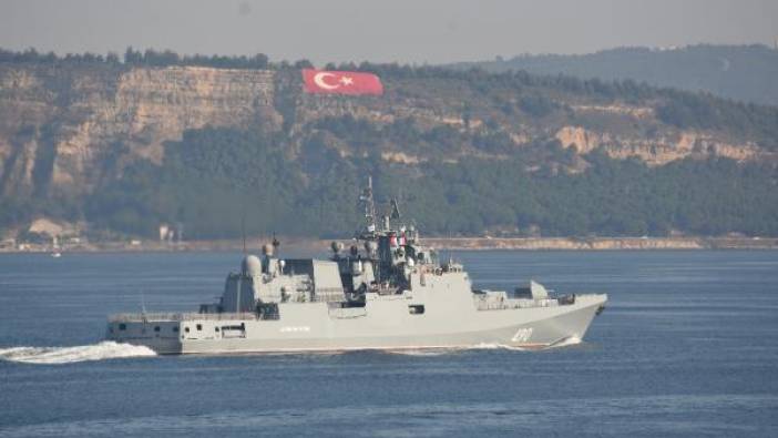 Rus savaş gemisi, Çanakkale Boğazı'ndan geçti (05 Temmuz 2021)