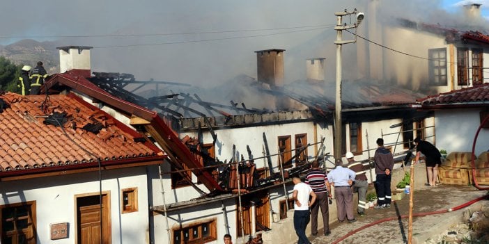 Çankırı'da korkutan yangın! Kısa sürede diğer evlere sıçradı