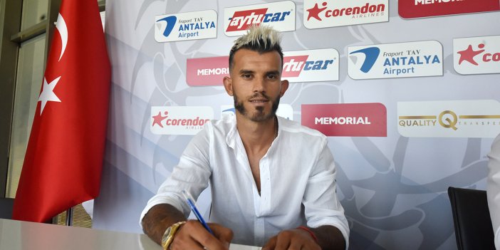 Antalyaspor, Güray Vural ile sözleşme imzaladı