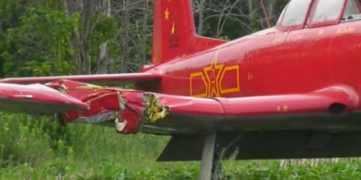 Genç kadına çim biçerken uçak çarptı