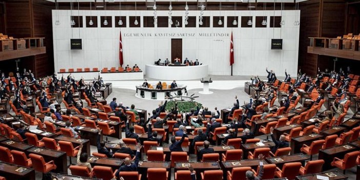 AKP, yeni torba yasa teklifini Meclis'e sundu