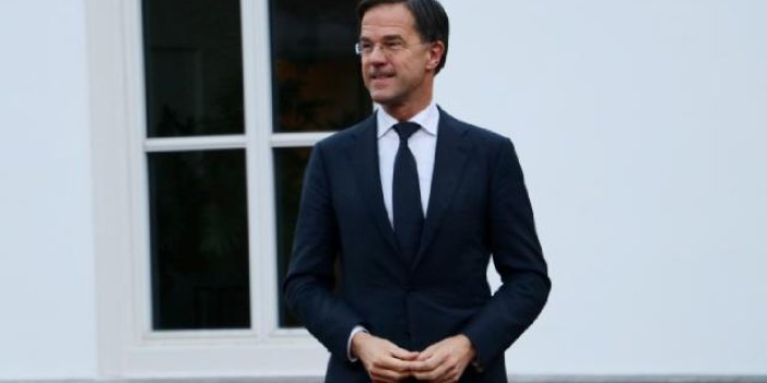 Hollanda Başbakanı halktan özür diledi
