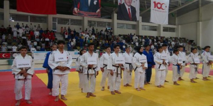18 ilden 350 sporcu katıldı. Turnuva Kilis’te başladı