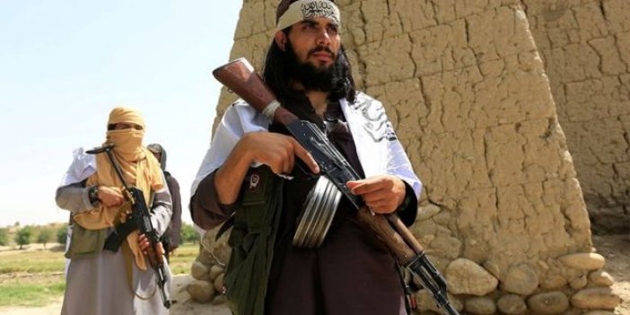 Taliban kritik sınır kapısını ele geçirdi