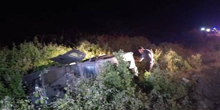 Sivas'ta askeri araç devrildi: 3 yaralı
