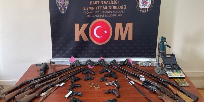 Yasa dışı silah ticareti operasyonu: 3 kişi tutuklandı