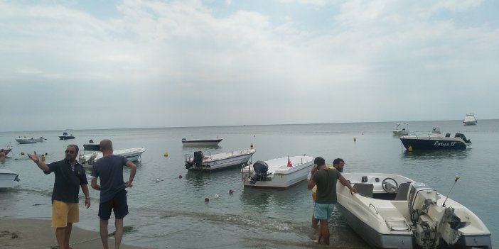 Kumburgaz sahilinde tekne krizi. Denizde kortej oluşturup protesto ettiler!