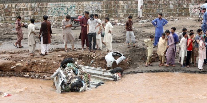 Pakistan'daki aşırı yağışlarda can kayıpları var