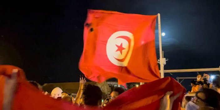 Tunus'ta iki milletvekili gözaltına alındı