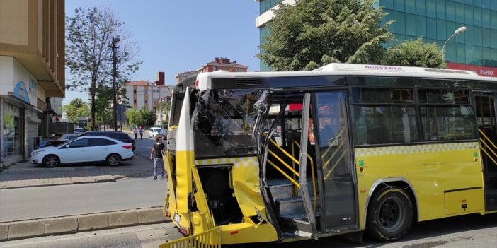 Kamyonla özel halk otobüsü çarpıştı: 1 yaralı