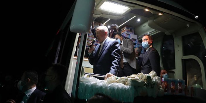Erdoğan, Marmaris'ten ayrılırken de çay fırlattı