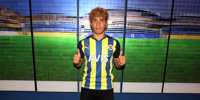 Fenerbahçe 19 yaşındaki sol beki kadrosuna kattı