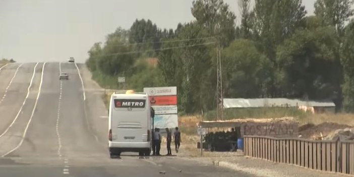 Kaçak yollarla Türkiye'ye girenleri Metro Turizm taşırken görüntülendi