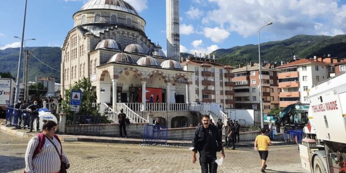 Hastaneye çevrilen cami “Erdoğan gelecek diye boşaltıldı”