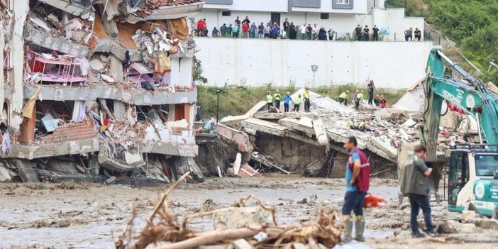 Karadeniz'deki sel felaketinde can kaybı 64'e yükseldi