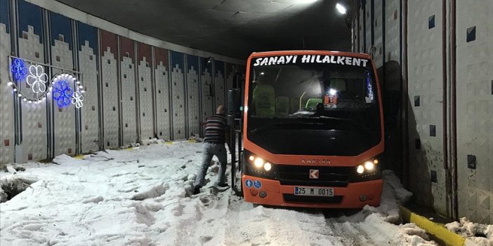 Erzurum'da şiddetli dolu: Yollar beyaza büründü, taşkınlar yaşandı
