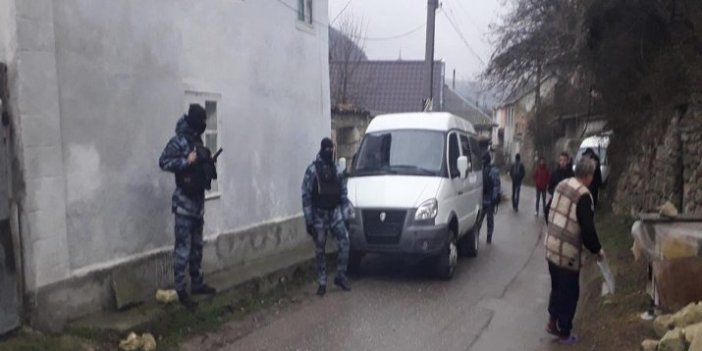 Kırım'da Rus güvenlik güçleri Tatar Türklerinin evine baskın yaptı