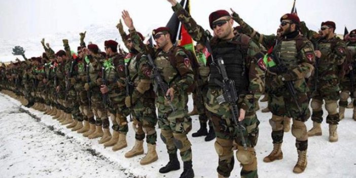 Görünüşleri pek janjanlı olan Afgan ordusunun hepsi Türkiye'ye mi kaçtı