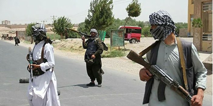 Taliban gazetecinin akrabasını öldürdü. Kapı kapı dolaşarak buldular