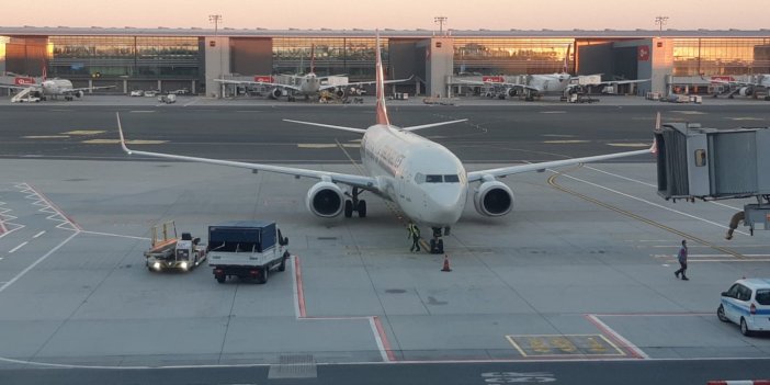 Afganistan'dan tahliye edilen 160 yolcu daha Türkiye'ye getirildi