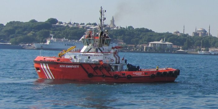 Anadolu Feneri açıklarında sürüklenen tekne kurtarıldı