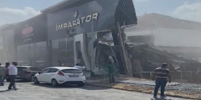 İstanbul İkitelli'de bina çöktü
