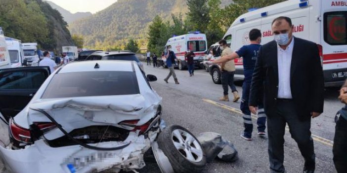 Sakarya'da feci kaza: 12 yaralı