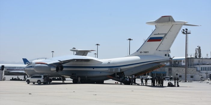 Rus uçakları tahliye için Kabil'de indi