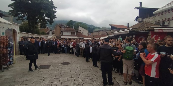Bosnalılarda Erdoğan merakı. Saatler öncesinden beklemeye başladılar