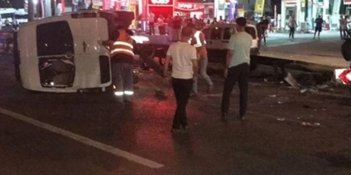 Kocaeli'de işçi minibüsü devrildi. 7 yaralı