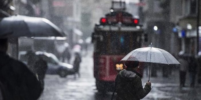 Meteoroloji'den İstanbul için sağanak ve kuvvetli rüzgar uyarısı