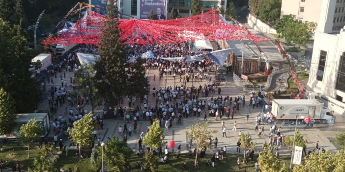 CHP'li Öztunç, Erdoğan'ın konuştuğu mitingin fotoğrafını paylaştı