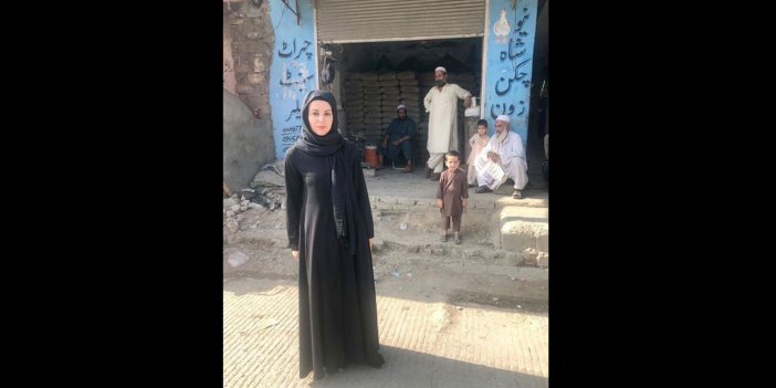 Sosyal medya bombayı patlattı! Nagehan Alçı Taliban takvimine giyindi