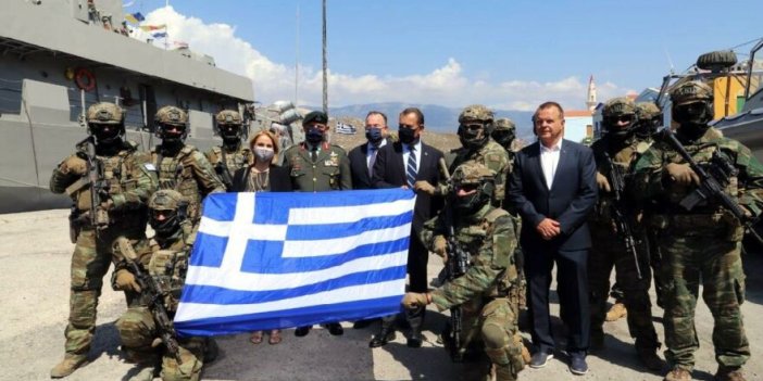 Yunan Genelkurmay Başkanı silahsız olması gereken burnumuzun dibindeki Meis Adası’na gelip meydan okumuş