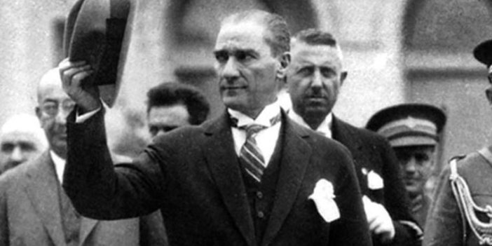 Naim Babüroğlu, Atatürk ile Napolyon arasındaki farkı açıkladı