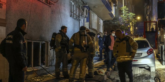 Sultangazi'de yangın: Komşular 11 kişiyi son anda kurtardı