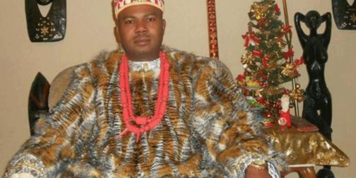 Nijeryalı kral belediye başkanı adayı oldu