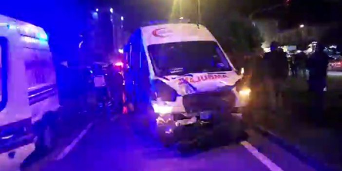 Samsun’da hasta taşıyan ambulans ile hafif ticari aracın çarpıştığı kazada 1 yaralı