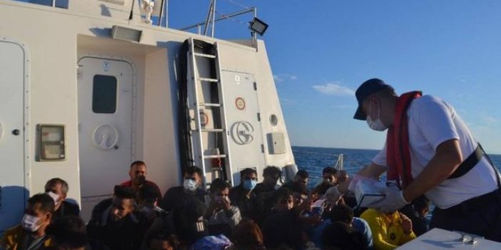 Türk kara sularına itilen 306 sığınmacı kurtarıldı
