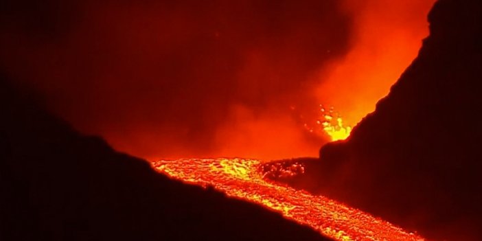 Uzmanlar endişeli: La Palma'da lavlar denize ulaştı