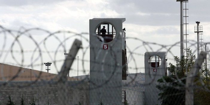 Açık cezaevlerinde hükümlülerin korona izinleri uzatıldı