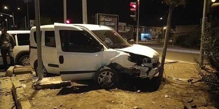 Polis aracı kaza yaptı: 2'si polis 5 yaralı