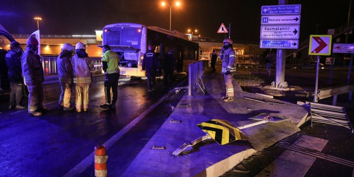 Halk otobüsü bariyerlere çarptı: 1'i ağır 4 yolcu yaralı
