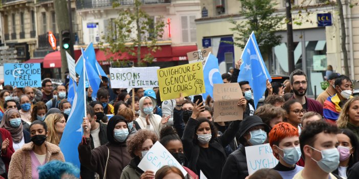 Uygur Türkleri, Fransa'da Çin'i protesto etti