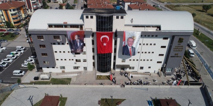 AKP'li belediye bağışlarla yapılan öğrenci yurdunu bakın ne yaptı