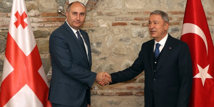 Milli Savunma Bakanı Akar, Gürcistan Savunma Bakanı ile görüştü